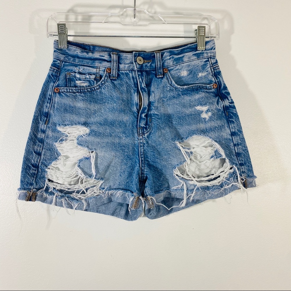 American Eagles Light Wash Mom Denim Short